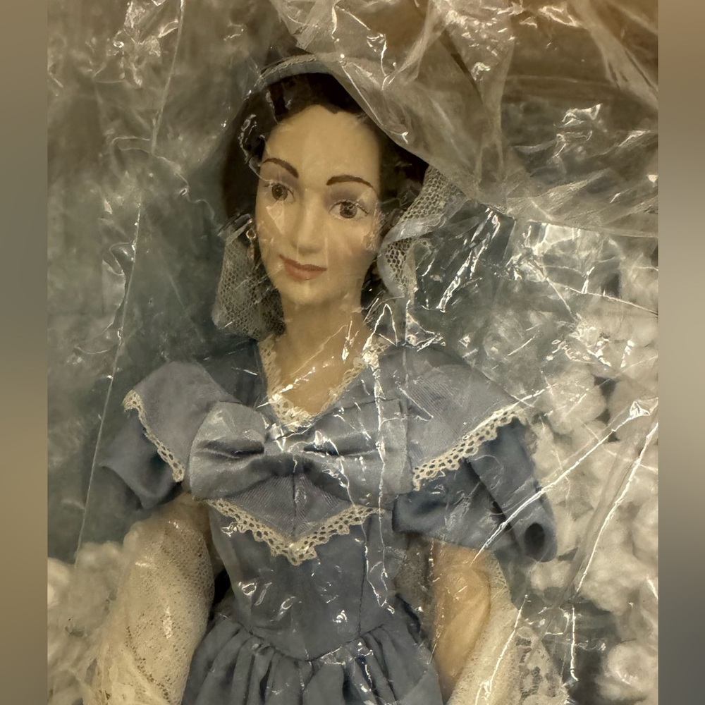 Vintage Gone with The Wind Porcelain Doll~Olivia De Havilland